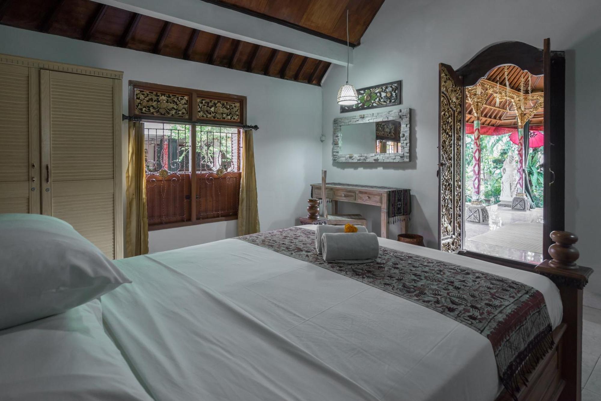 Nuaja Balinese Guest House Ubud Exterior foto
