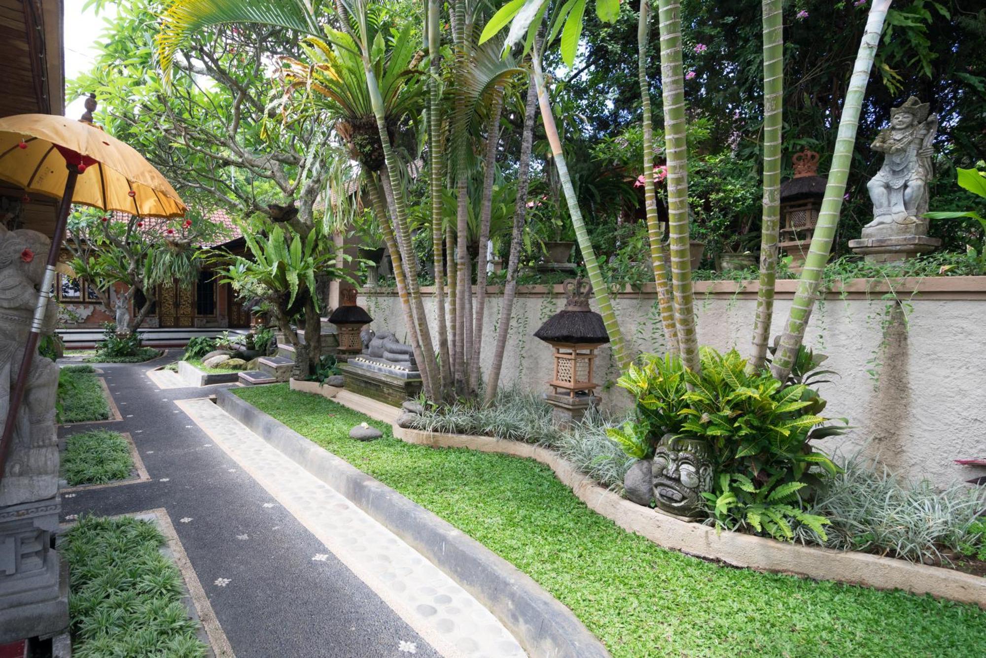 Nuaja Balinese Guest House Ubud Exterior foto