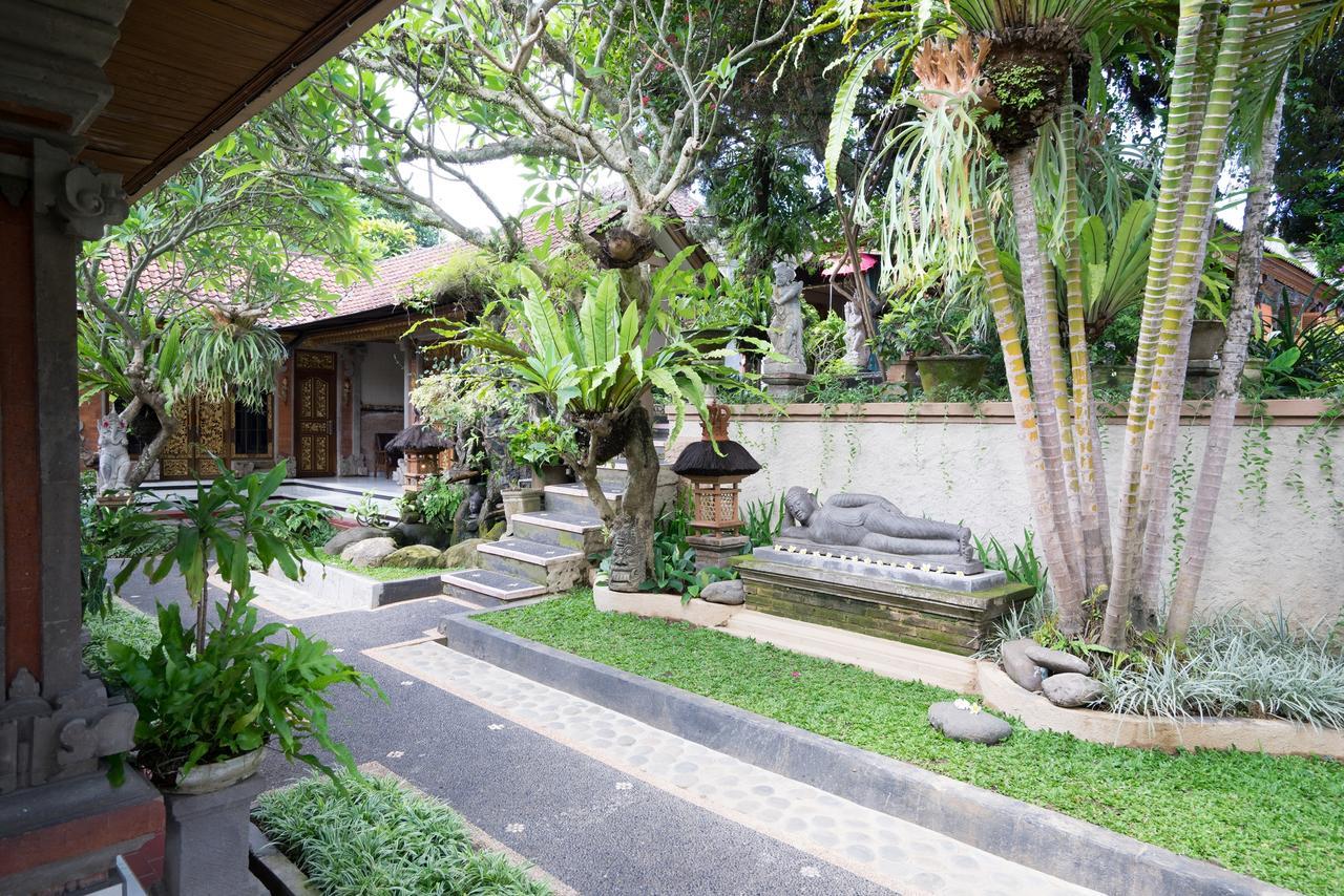Nuaja Balinese Guest House Ubud Exterior foto